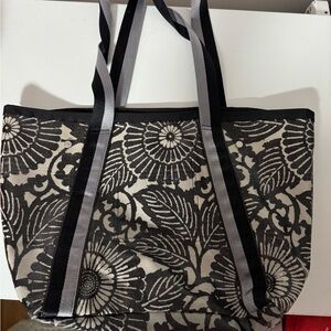 lululemon athletica Black and Gray Floral Tote